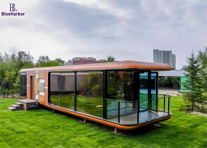 Hotel White Space Capsule personalizzato con porta di sicurezza in acciaio e balcone panoramico